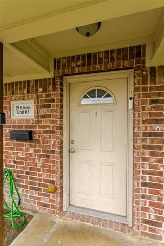 Photo - 616 W Denton St