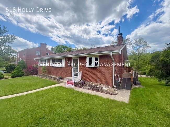 Building Photo - 518 Holly Dr