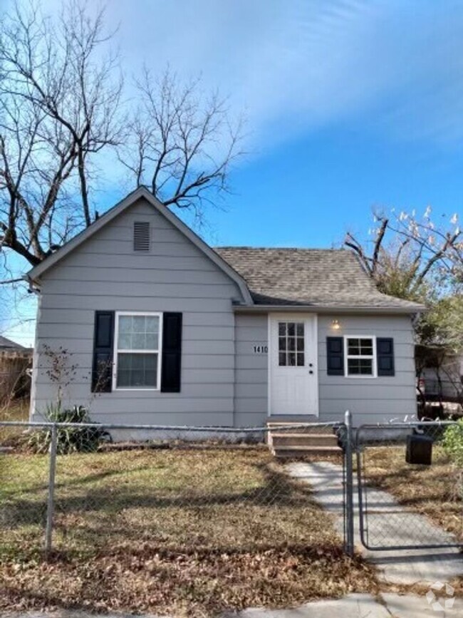 Building Photo - Adorable home in Joplin! 2 bedroom, 1 bath...