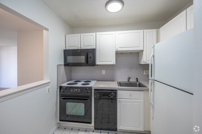 2BR, 1BA - 800SF - Kitchen - 6 Gilson Rd Unit 27
