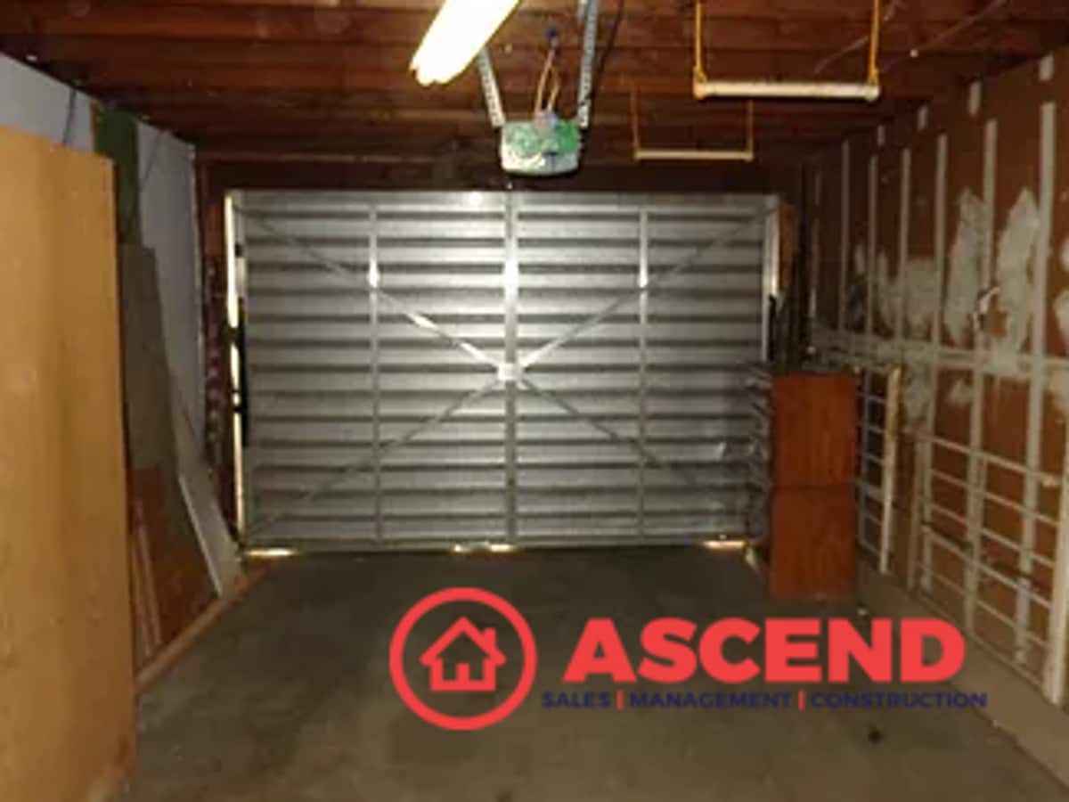 Photo - Quaint 3 Bedroom Home Near Stockdale Hwy. & New Stine Rd.