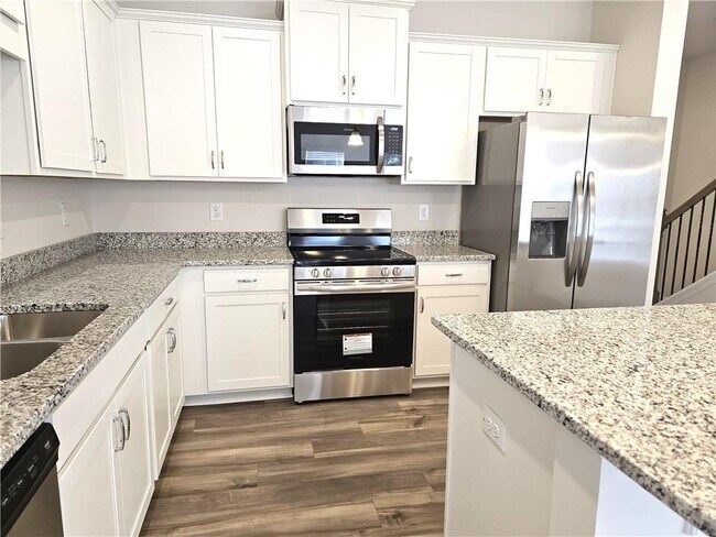 Photo - 265 Dupont Dr