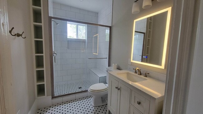 Fotografía del edificio - 511 Cleveland St Unidad Pine #3