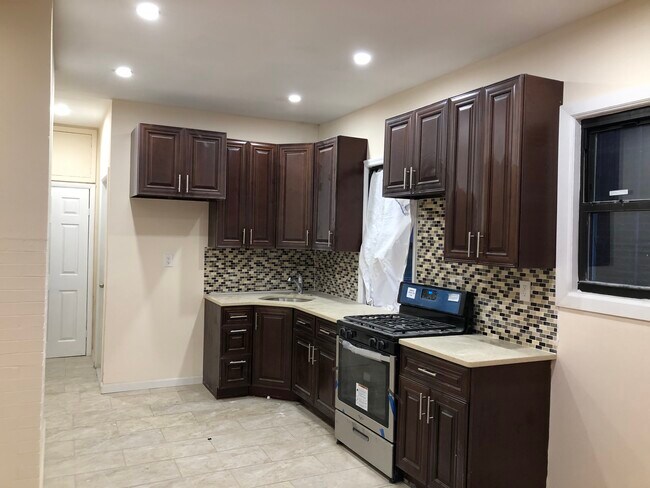 Photo - 8593 Parsons Blvd