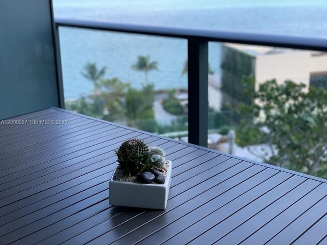 Photo - 650 NE 32nd St Unidad 705