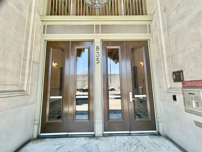 835 Locust Ave