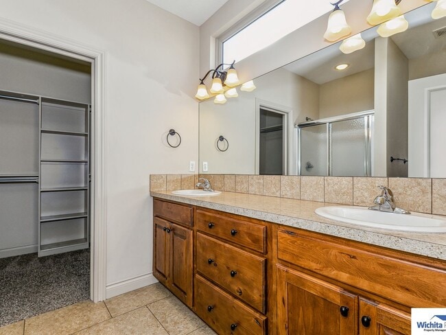 Photo - 1707-1709 Bedford Unit 1707 Bedford