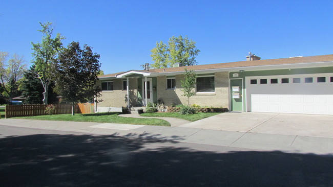 Building Photo - 79 Davis Dr Unit upper Rental