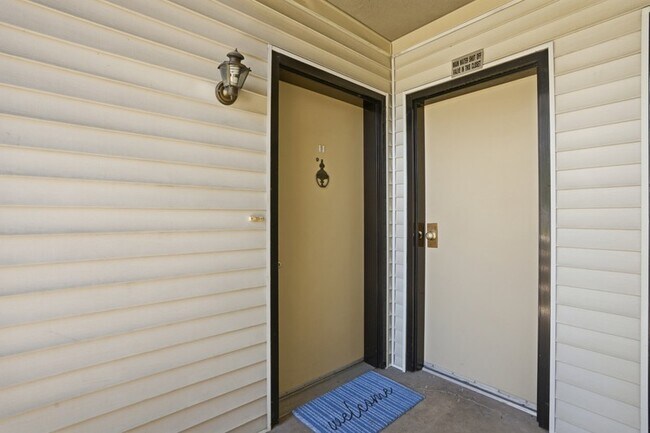 Photo - 4616 S Quail Vis Cv Unidad Apt H