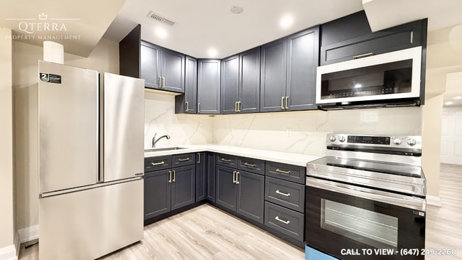 Photo - 3 Christine Elliott Av