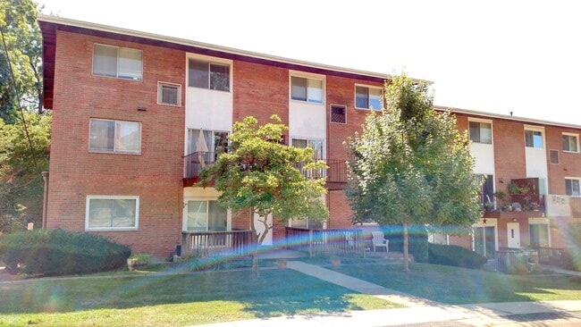 Building Photo - 129 Baywood Ave Unit Building 1 -  2B