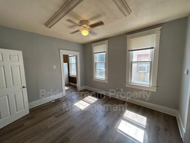 Photo - 330 Alaska St