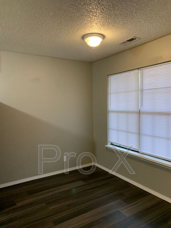 Photo - 1015 S St Louis Ave Unit #6