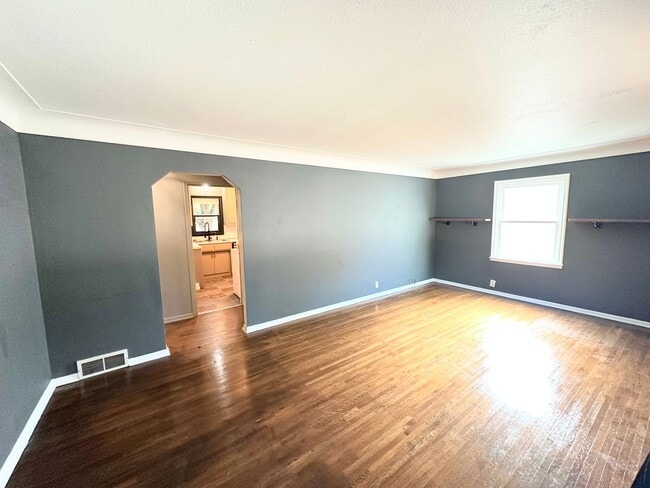 Photo - Gorgeous 3 Bedroom Single Family in Saint ...