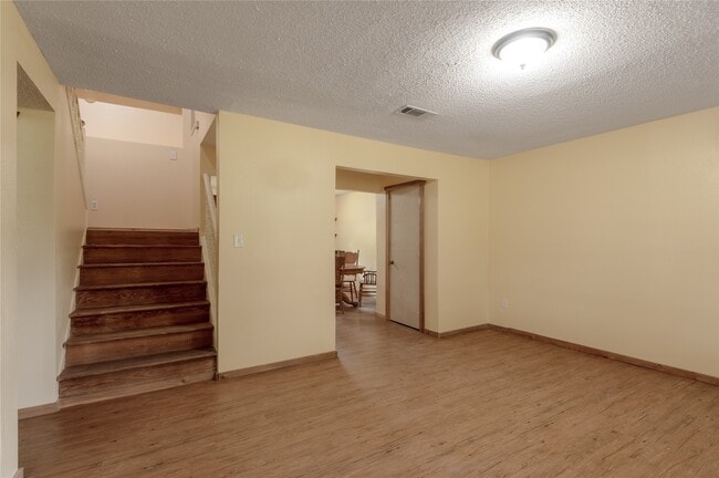 Photo - 86 Oak Hill Dr