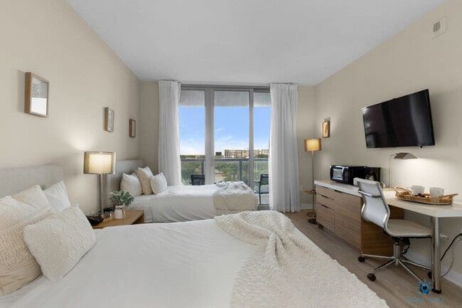Building Photo - 2602 E Hallandale Beach Blvd Unit SI ID1227326P