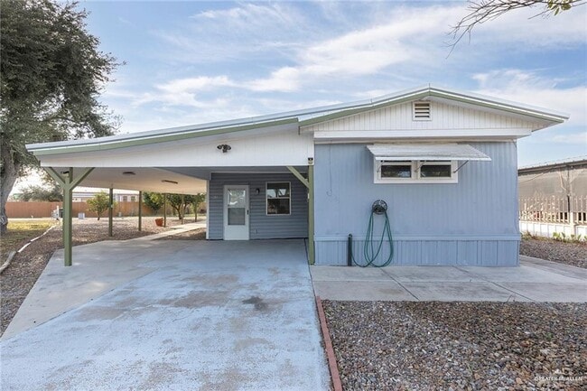 Building Photo - 15 Stagecoach Dr
