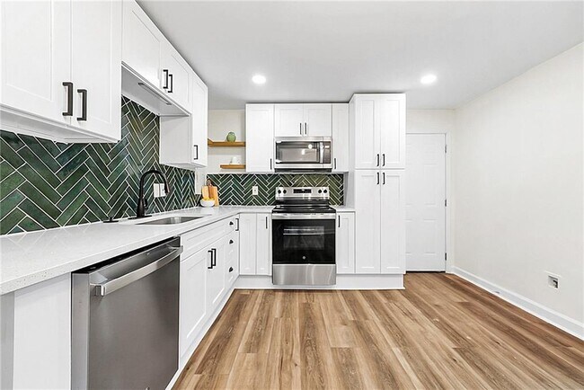 Photo - 578 Alfred Rd NW