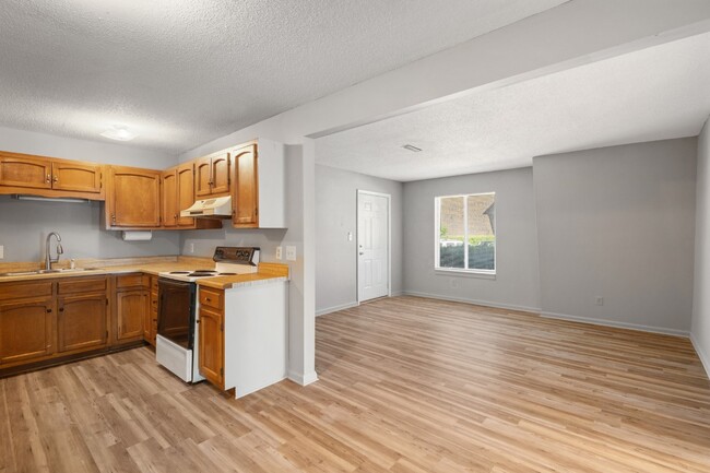 Photo - 511 Poplar St