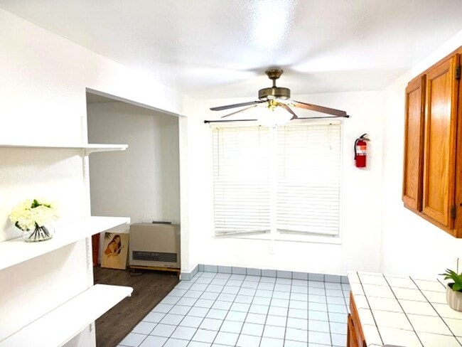 Photo - 1800 Unidad E