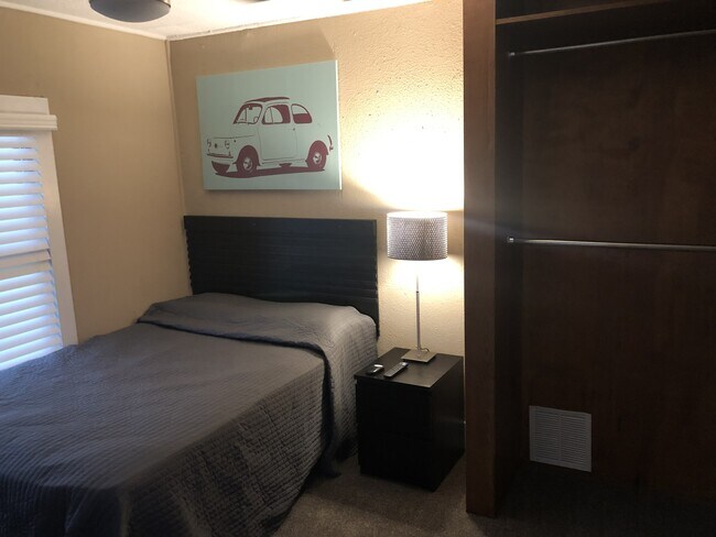 Photo - 203 Desoto St