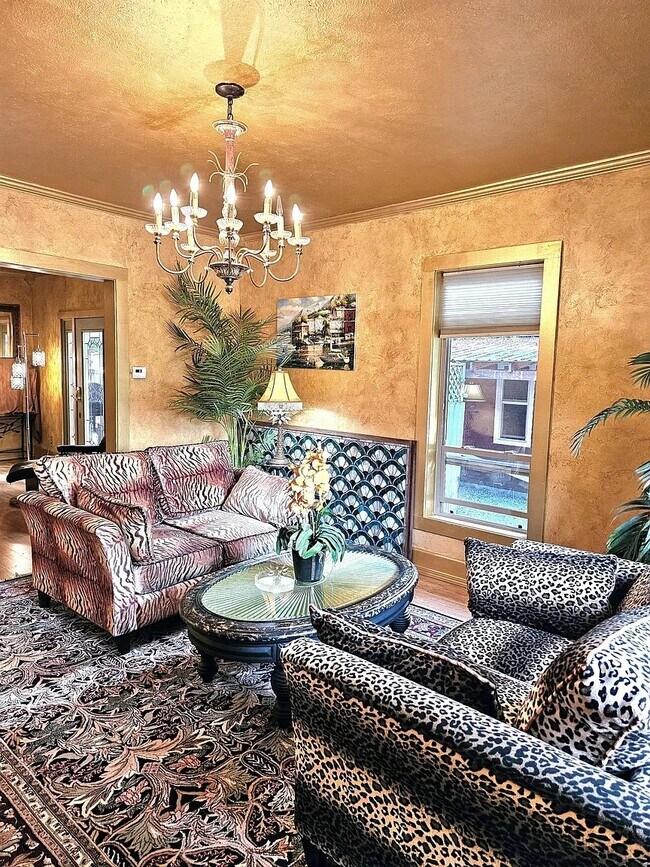 Photo - 744 N 2nd St Casa