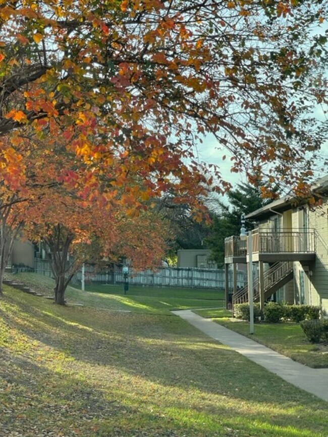 Photo - 1500 Lake Shore Dr