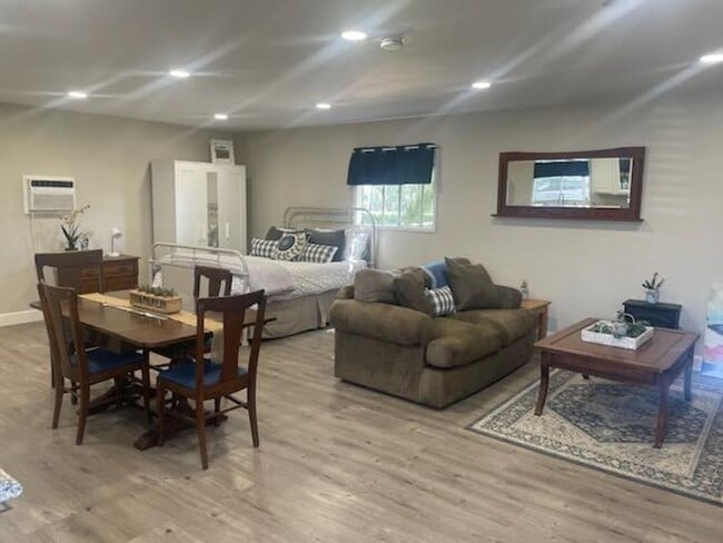 Photo - Beautiful Lower Level Studio apartment loc...