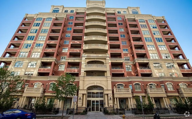 Building Photo - 1950 Logan St Unit 914 Rental