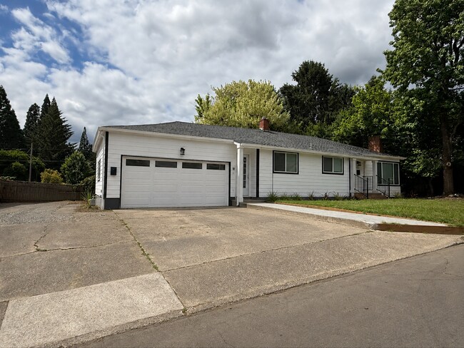 Building Photo - WS1613 Unit B