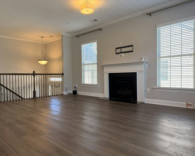 Photo - 6258 Cloverdale Dr