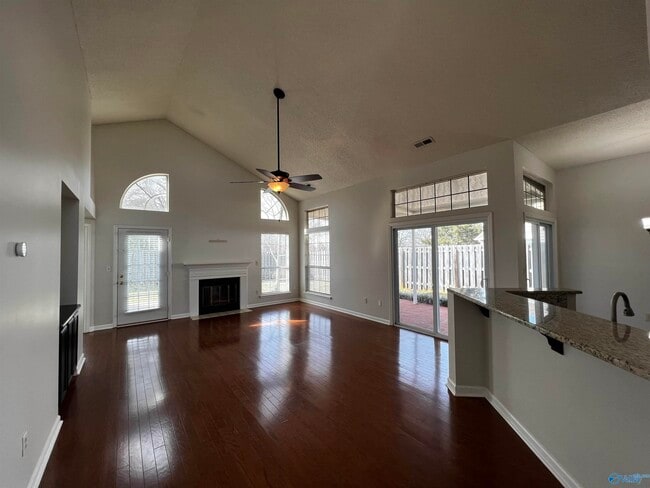 112 Lily Ct