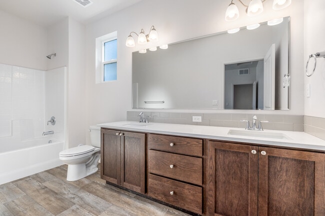 Photo - 1958 N W Enterprise St