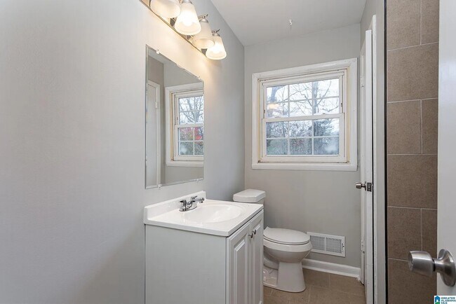 Photo - 1130 Linwood St