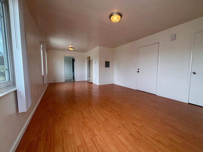 Photo - 8634 MacArthur Blvd Unit 8634 MacArthur Blvd