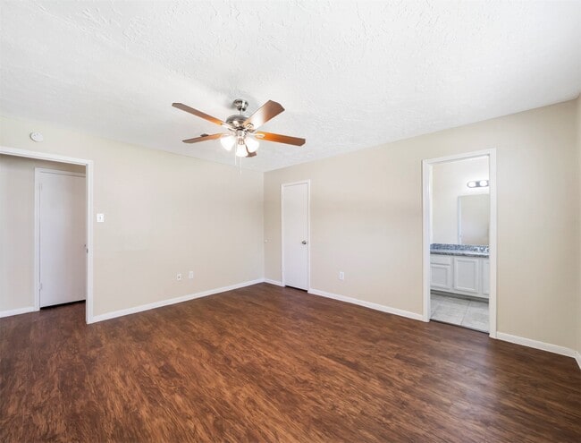 Photo - 7962 Southmeadow Dr