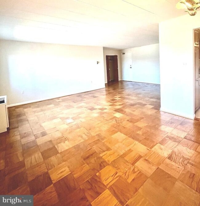 Photo - 4800 Chevy Chase Dr Unit 404