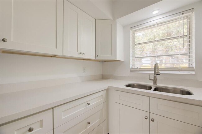 Photo - 1017 NW 30th Ct Unidad 1