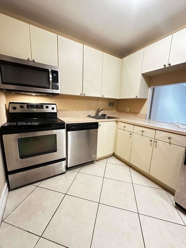 Photo - 1455 N Treasure Dr Unit 2N