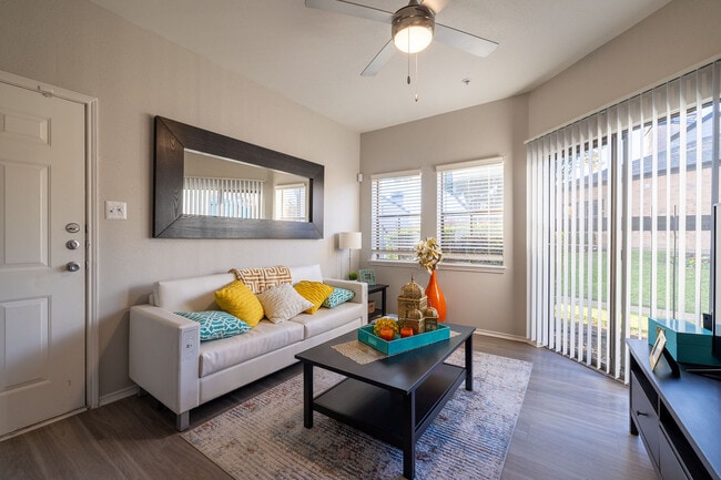 031CAF_Unidad_Parque_Primavera_2009_12_2024 - z - Historical - Spring Parc