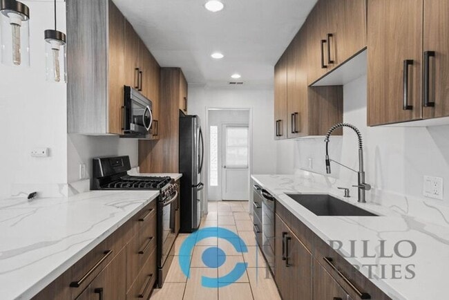 Photo - 1912 Gateway Dr