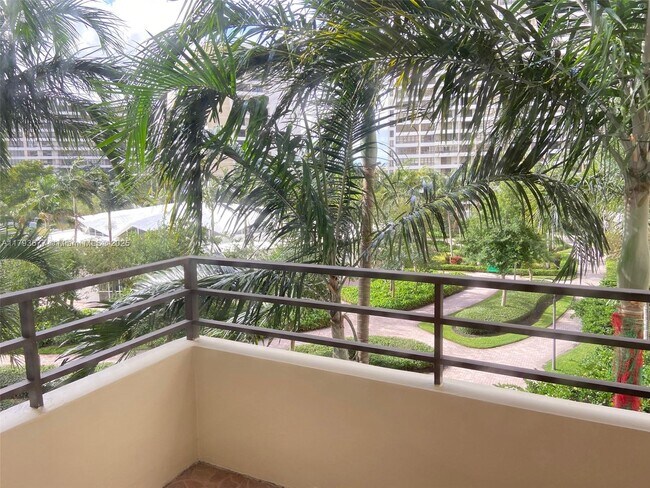 Photo - 2500 Parkview Dr Unit 519