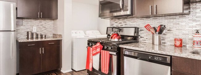 Photo - 4878 W Braddock Rd Unidad 100