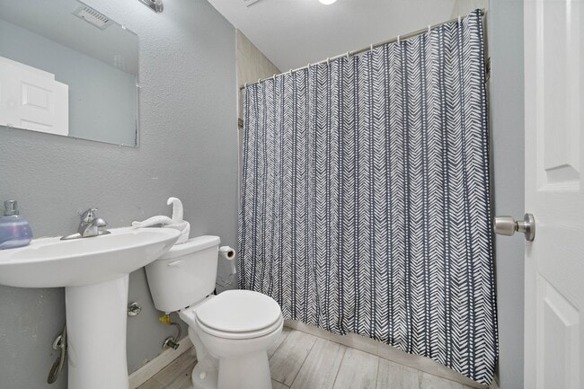 Photo - 6923 Avenue F