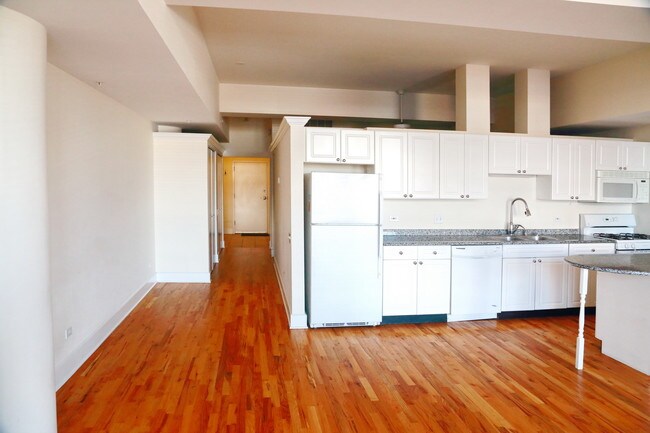 Photo - 165 N Canal St Unit 1005