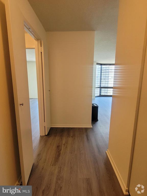 Building Photo - 2018 Walnut St Unit 17C Rental