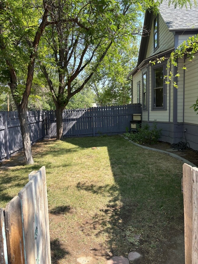 1303 Main St