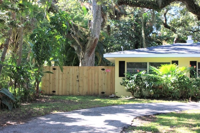 Photo - 635 18th Pl