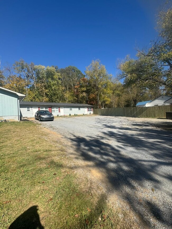 Photo - Maynardville 37807 - 2 bedroom, 1 bath apartment water included - Contact Lisa Vineyard and Shann...