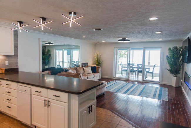 Photo - 7633 S West Bay Shore Dr